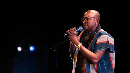 Alani Nightingale performing live